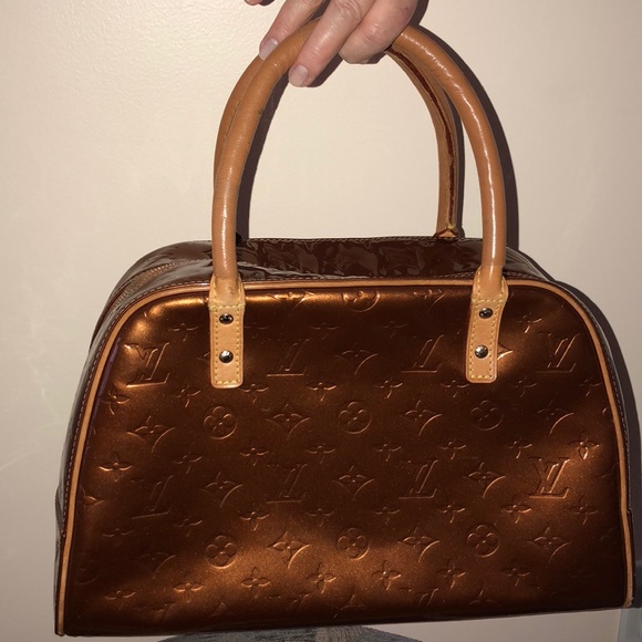 Louis Vuitton Gold Patent Leather Handbag - Picture 2 of 7
